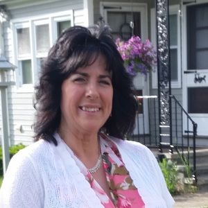 Meet your Posher, Cynthia